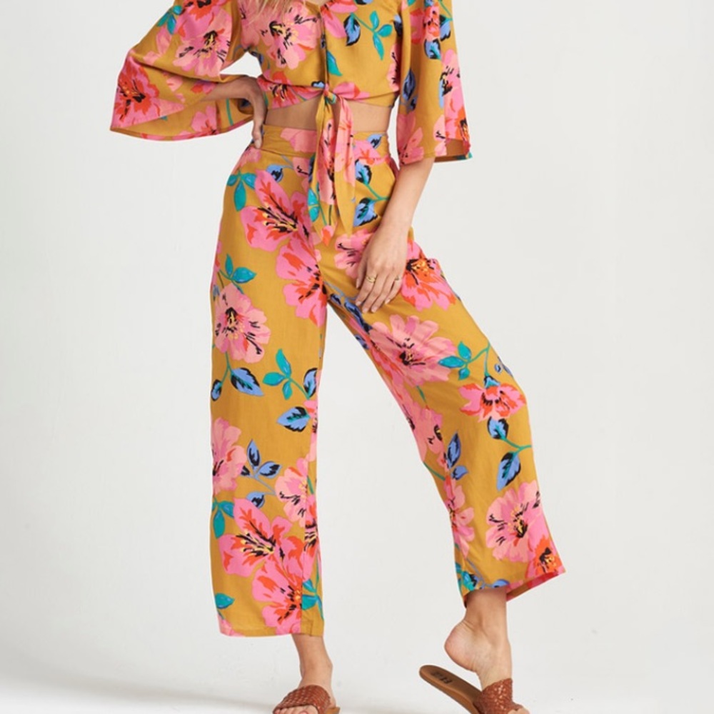 BILLABONG Loose Fit Floral cut through pants size M